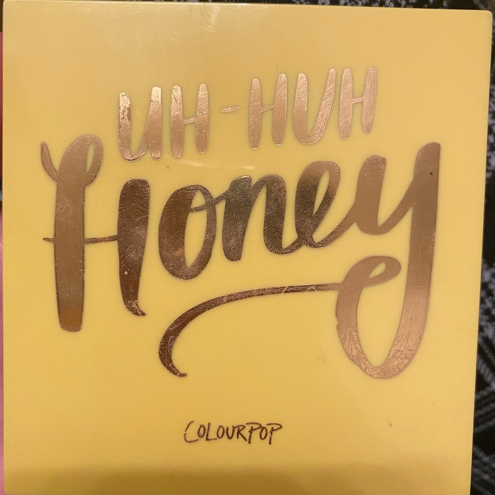 Uh huh honey colour pop eyeshadow pallet
